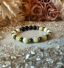 Load image into Gallery viewer, Yellow Bee Gemstone Necklace