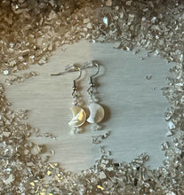 Load image into Gallery viewer, Moon Beam Earrings