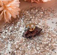 Load image into Gallery viewer, Turquoise Hug Ring