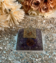 Load image into Gallery viewer, Orgone Energy Amethyst Pyramid