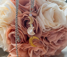 Load image into Gallery viewer, Mother of Pearl Moon Necklace